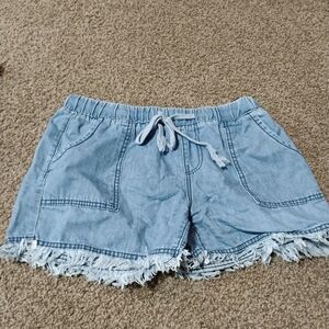 Zele Light Blue Jean Shorts with Frayed Hem